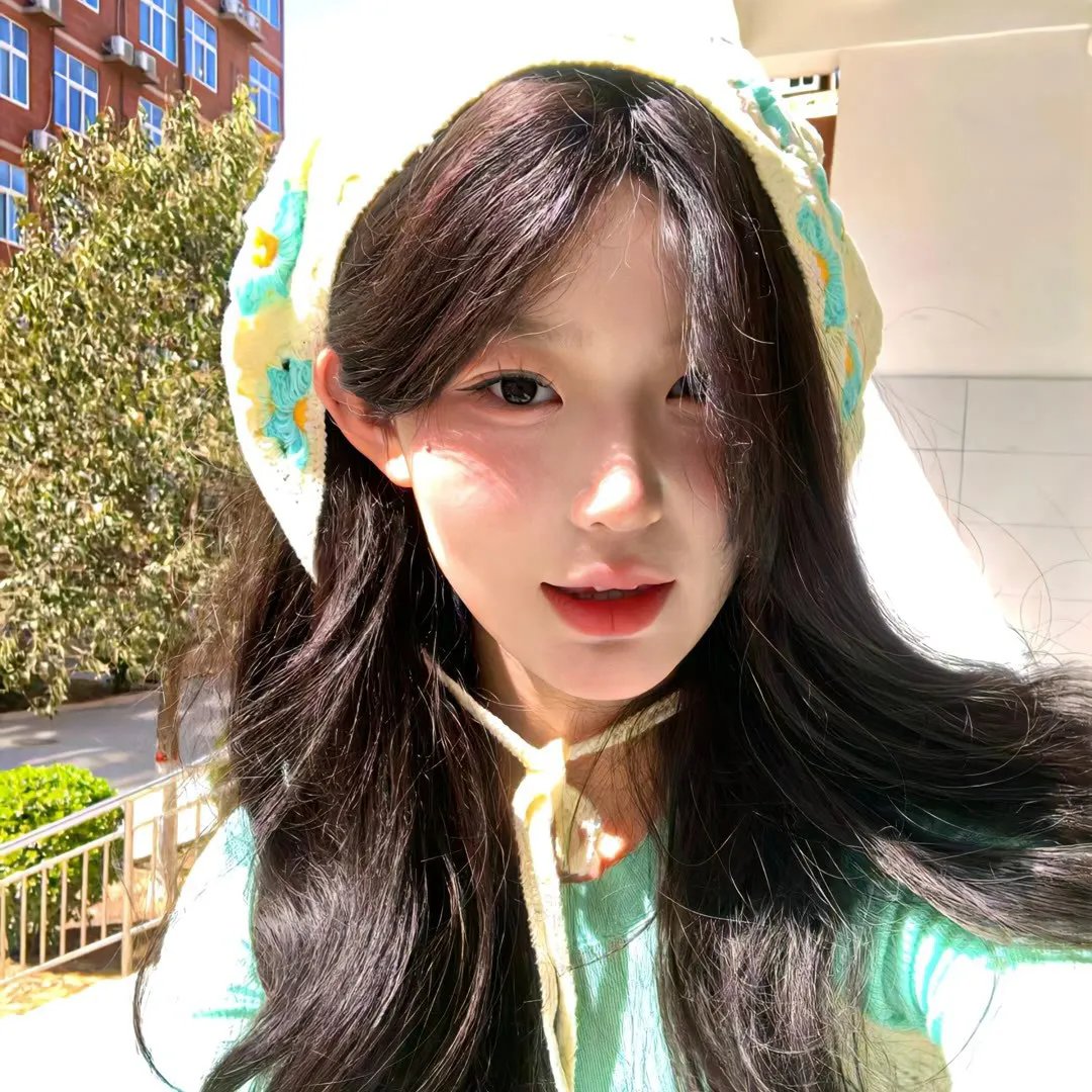 明姑娘海报